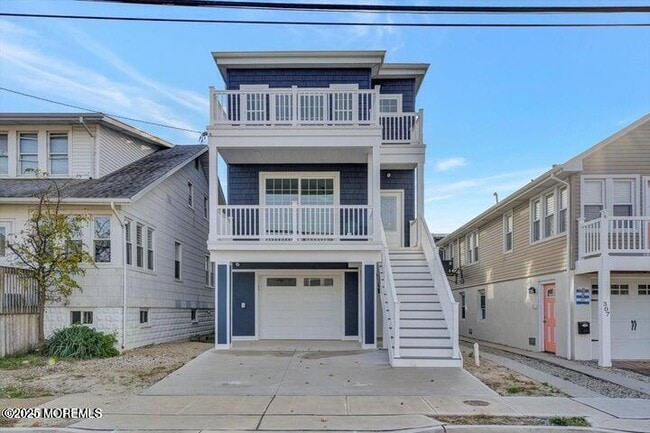 Photo - 303 Webster Ave
