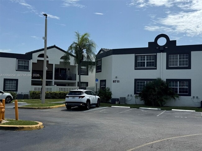 Photo - 9711 Fontainebleau Blvd