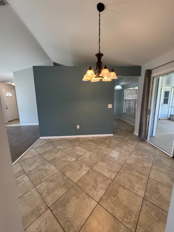 Photo - 1002 Stout Ct