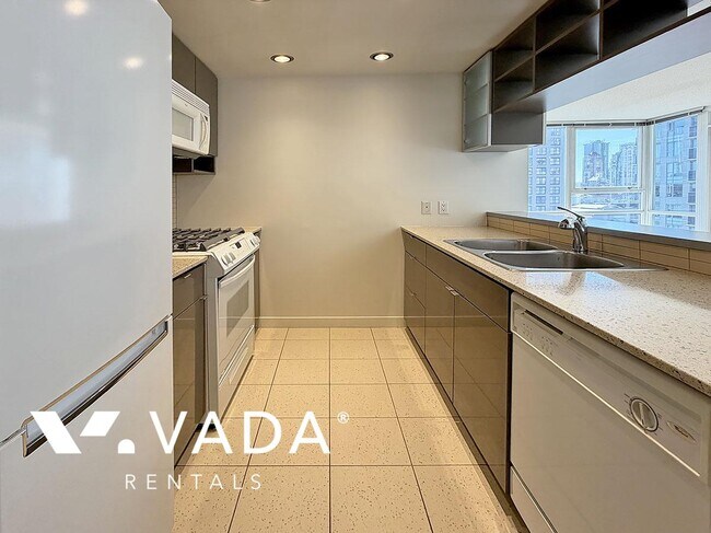 Photo - The Max 1 BR APT Rental 1810-928 Beatty St Vancouver: VADA Unit 1810