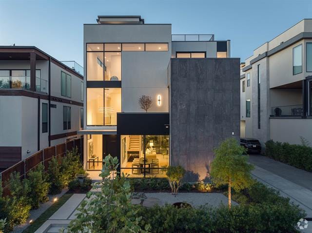 Building Photo - 3513 Edgewater St Rental