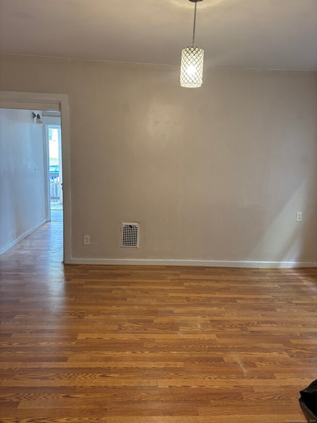 Building Photo - 277 Dover St Rental