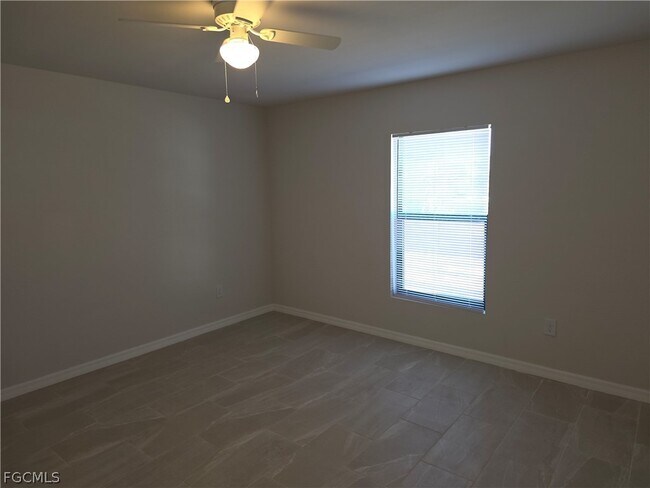 Photo - 739 SW 9th St