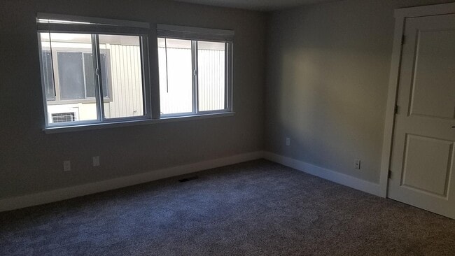 Photo - 1697 S Federal Way Unidad 106