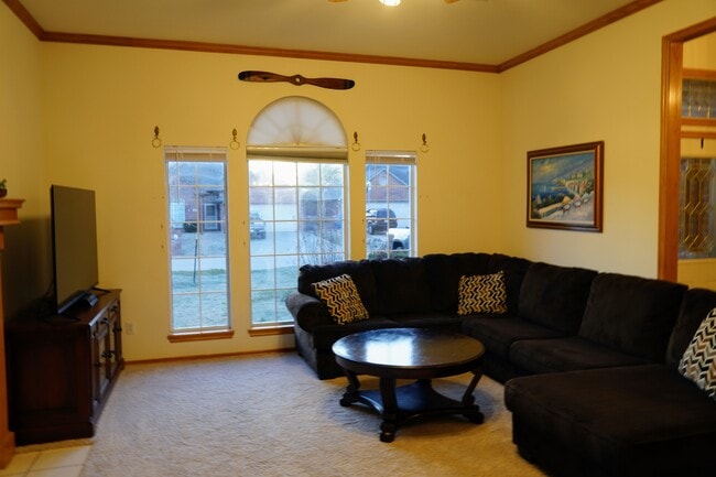 Photo - 417 Oakdale Dr