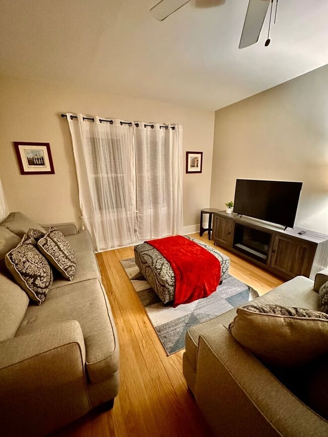 Photo - Spacious Benson Bungalow - 4BD 2B