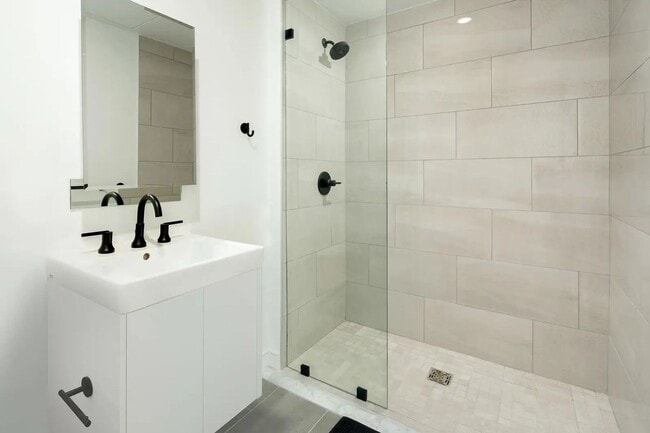 Photo - Miles at Harvard | Live Simply ||Co-Living