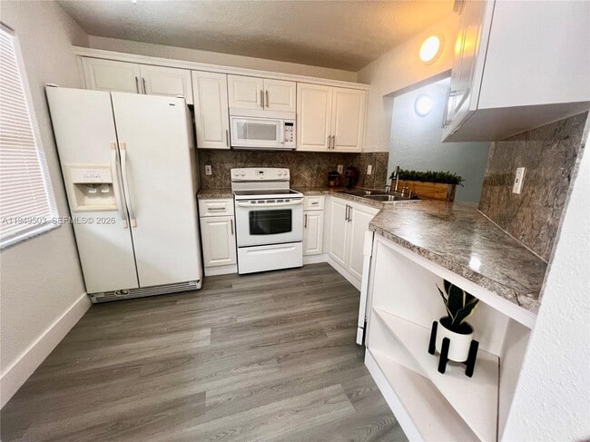 Photo - 9156 NW 40th St Unidad 105-1