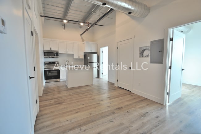 Photo - Westfield Lofts - Unit 13 Unit Edge #202
