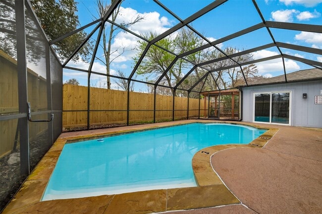 Photo - 2130 Round Lake Dr