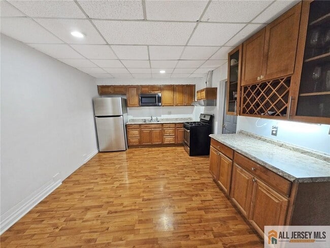 Photo - 106 S Broadway