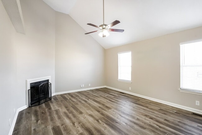 Photo - 608 Whirlaway Dr