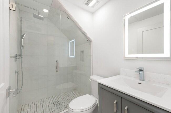 Photo - 851 N Alta Vista Blvd