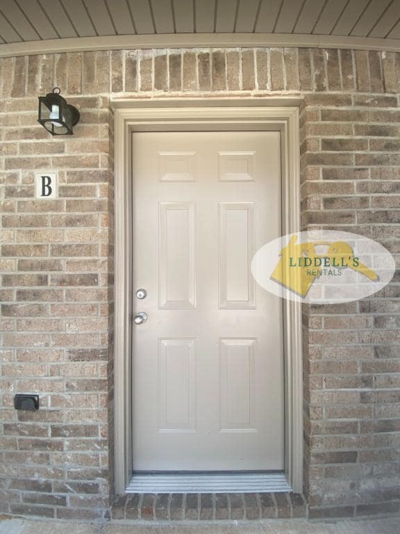 Photo - 308 W Locust St