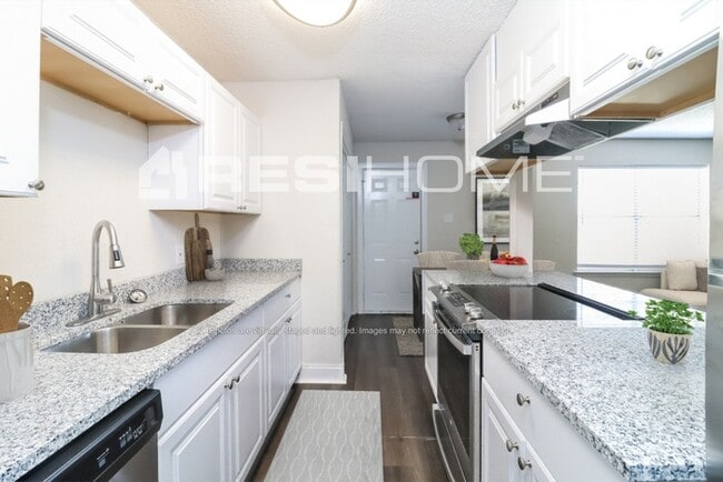 Photo - 1104 Patrick St
