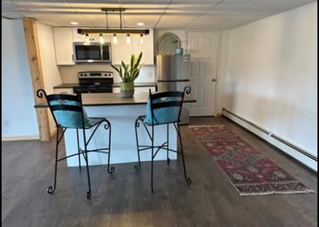 4 Van Ave Unit 4 Van