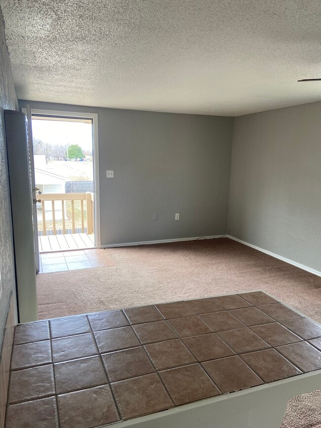 Photo - 410 E Walnut St Unit 4