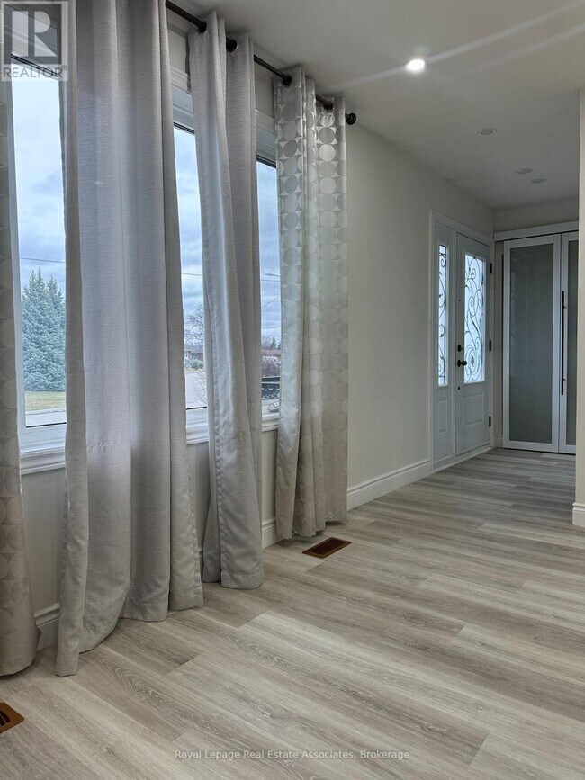 Photo - 25 Ashwood Crescent