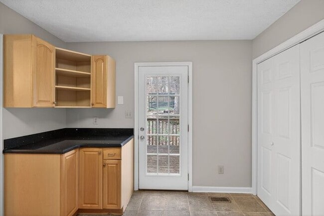 Photo - 3 bedroom Ranch with partially finished basement