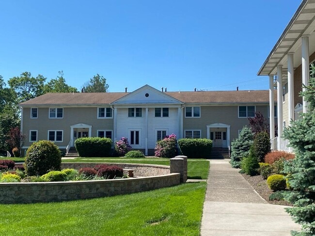 Building Photo - 105 Newark Pompton Tpke Unit C16 Rental