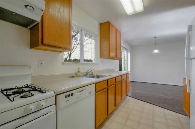 Photo - 20363 Royal Ave