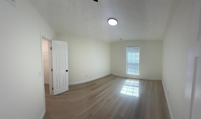 hard wood bed room