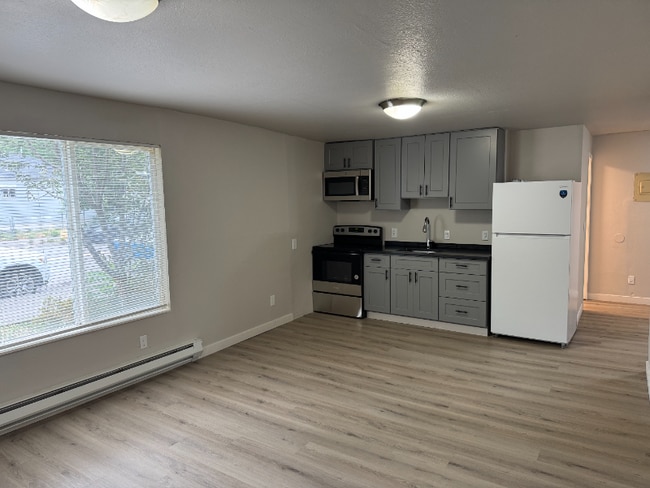 Photo - 1004 S Cloverdale St Unidad 101