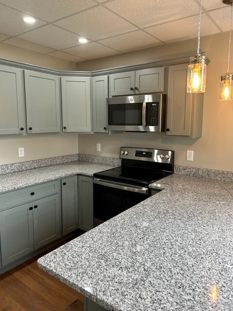 Building Photo - 37 E 4th St Rental