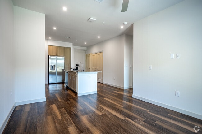 1BR, 1BA - 731SF - Living/Kitchen - JAMESON