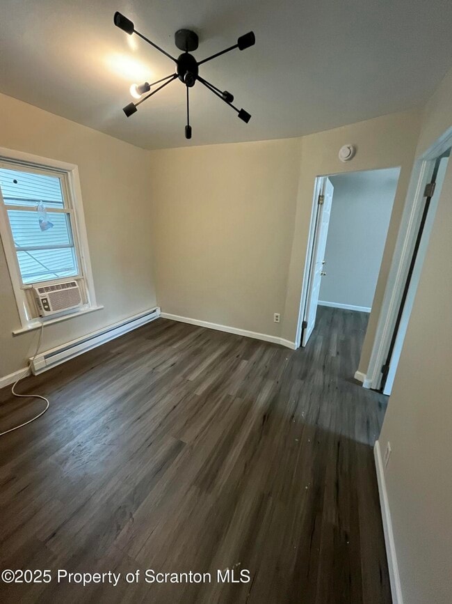 Building Photo - 178 Belmont St Rental