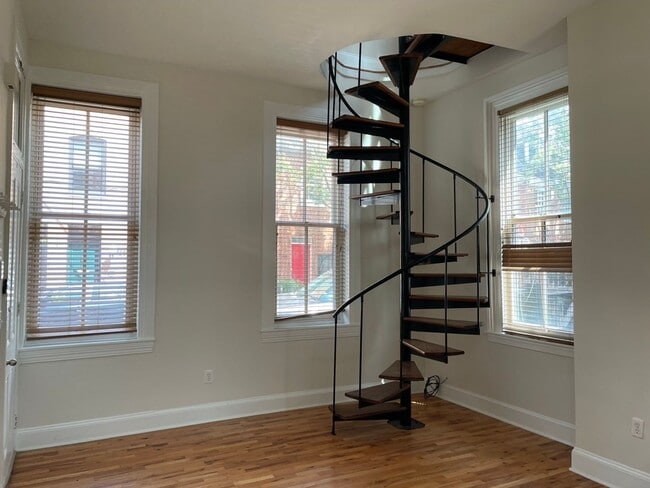 Photo - 1601 Shakespeare St Unit 1601 Shakespeare St. #1R