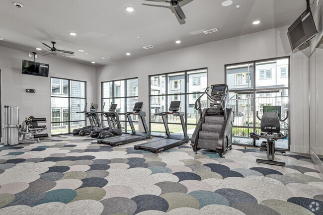 Gimnasio - Trinity Sherman
