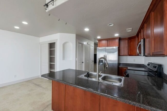 Photo - Awesome Lehi Townhouse w 1 car garage!