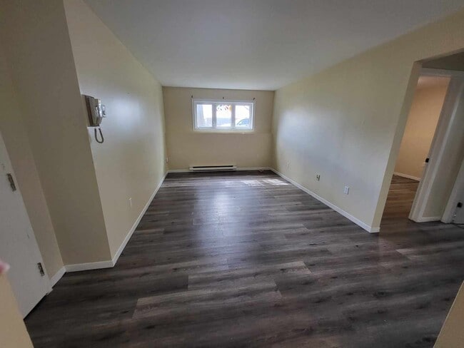 Building Photo - 84 Parade St Unit 2