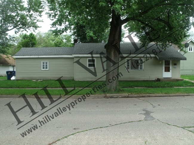 Building Photo - Two Bedroom Home