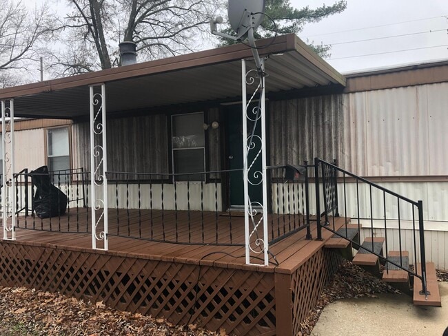 Deck - 310 W Johnson St House