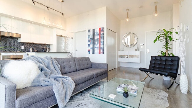 2788 Prince Edward St Unité 1006