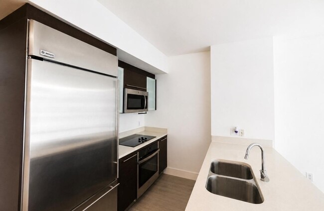 Photo - 500 Brickell Ave Unit 2904