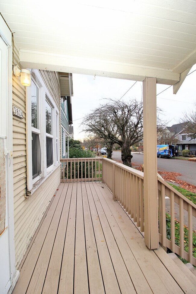 Photo - 3824 N Kerby Ave