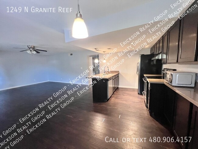 1249 N Granite Reef Rd
