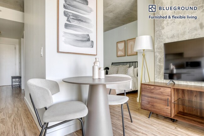 Photo - 165 N Desplaines St Unit FL8-ID644