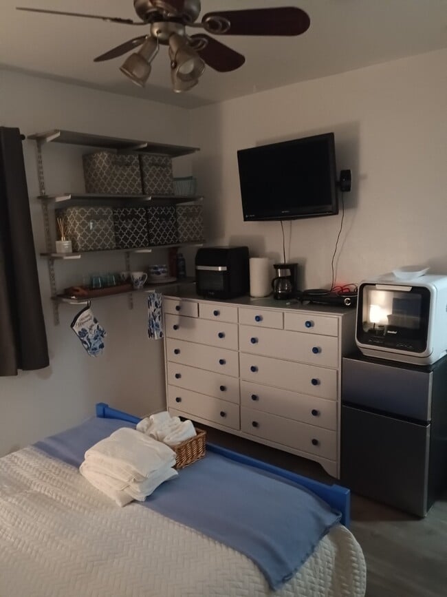 Furnished Bedroom - 7248 Shoshone Ave