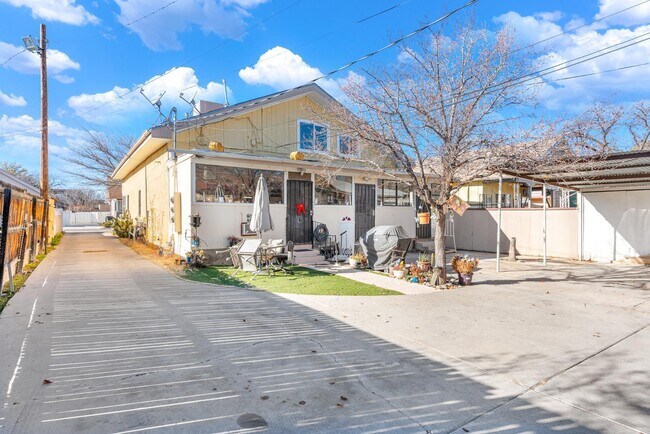 Photo - 208 13th St NW