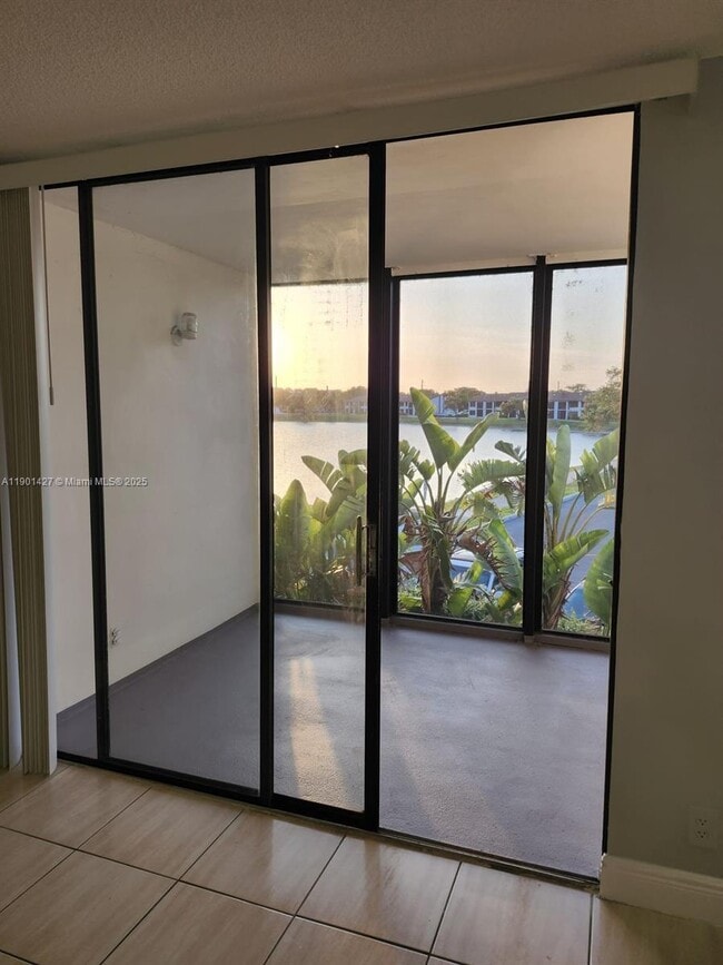 Photo - 212 Lake Pointe Dr Unit 211