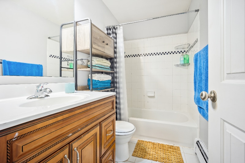 Photo - 23 Arpage Dr W