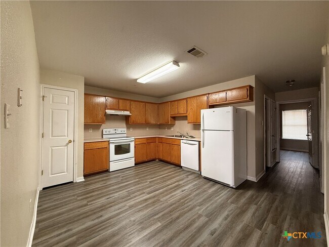 Photo - 108 Castellon Ct