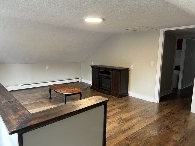 Photo - 420 William St