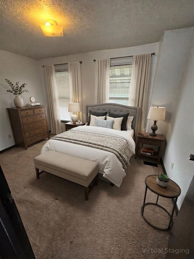 Photo - 406 1/2 S Hague Ave-