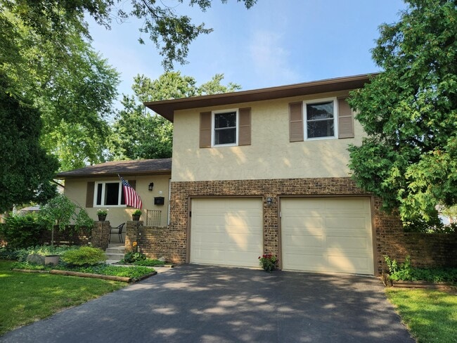 Photo - 316 Finstock Way