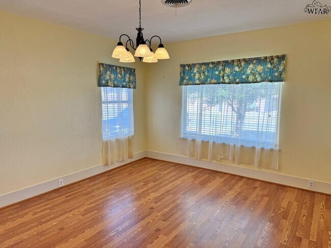 Photo - 1823 11th St